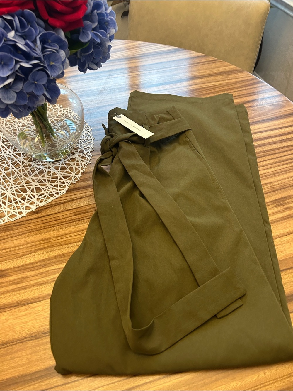 Women’s Antropologies Olive Green Tie-Waist Chinos size M